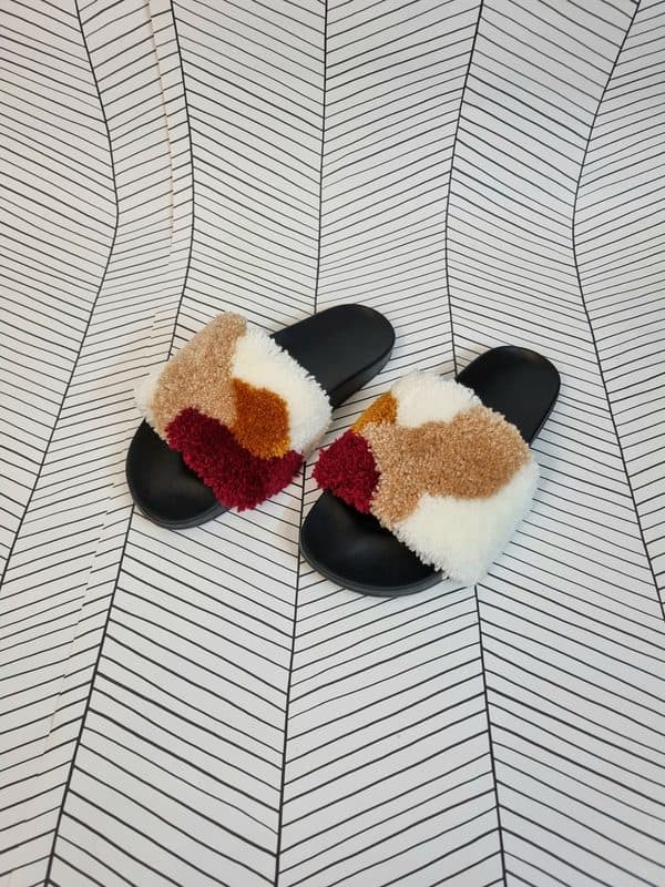 Handgemaakte getufte slippers